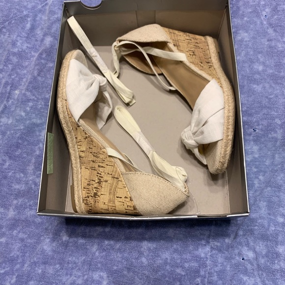 Apt. 9 NIB white and cream heels size 8.5 - Picture 4 of 5